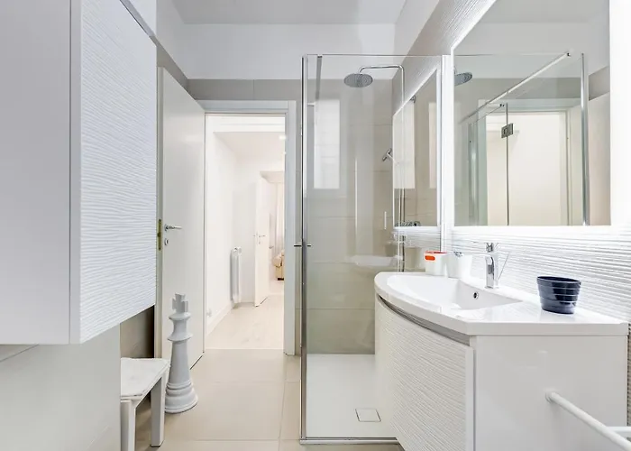 Bmga L The White Crown In Testaccio Apartament